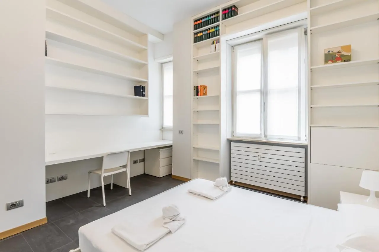 Easylife - Elegante Dimora Due Passi Dal Duomo Appartement Milaan