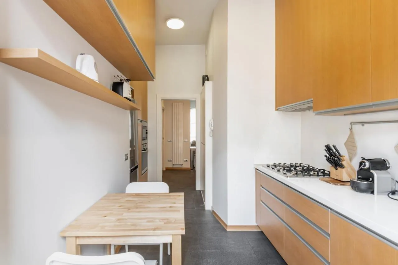 Easylife - Elegante Dimora Due Passi Dal Duomo Appartement Milaan
