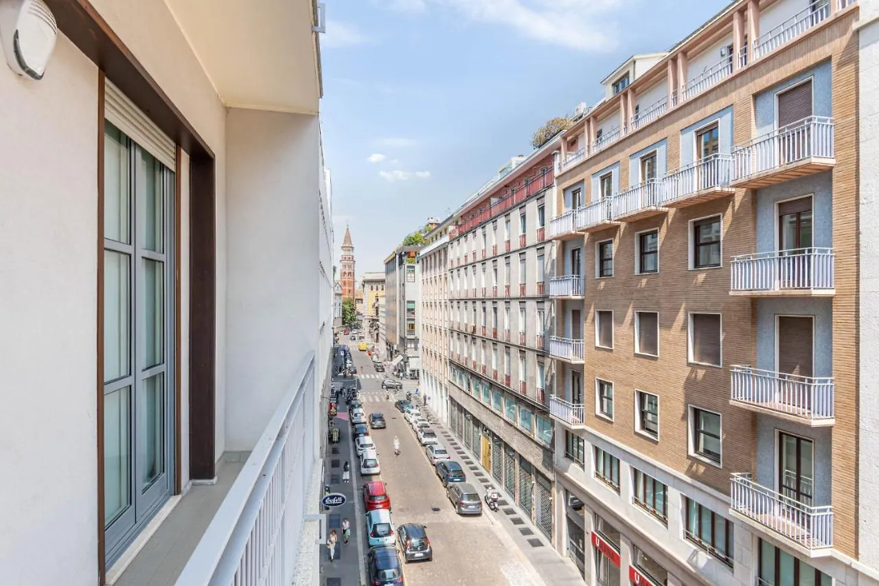 Easylife - Elegante Dimora Due Passi Dal Duomo Appartement Milaan