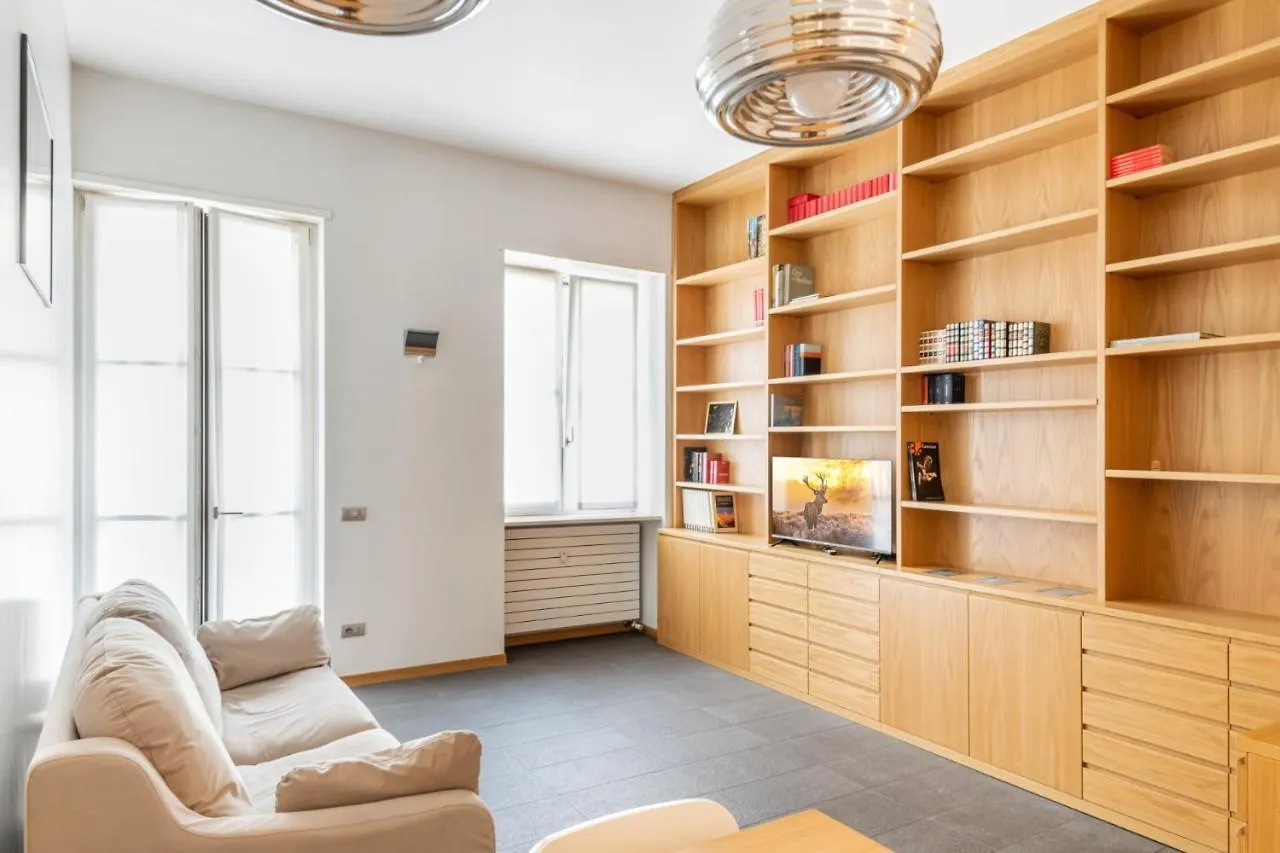 Easylife - Elegante Dimora Due Passi Dal Duomo Appartement Milaan