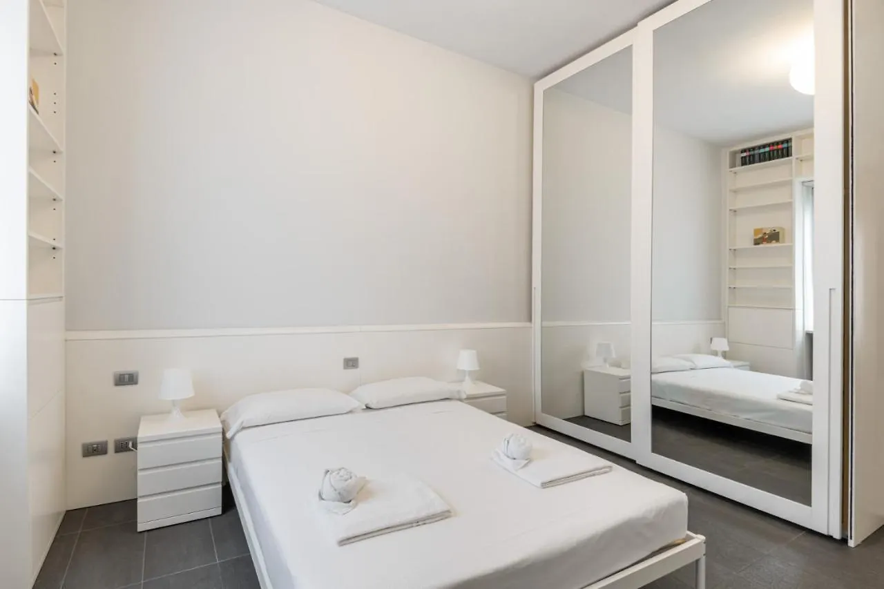 Easylife - Elegante Dimora Due Passi Dal Duomo Appartement Milaan