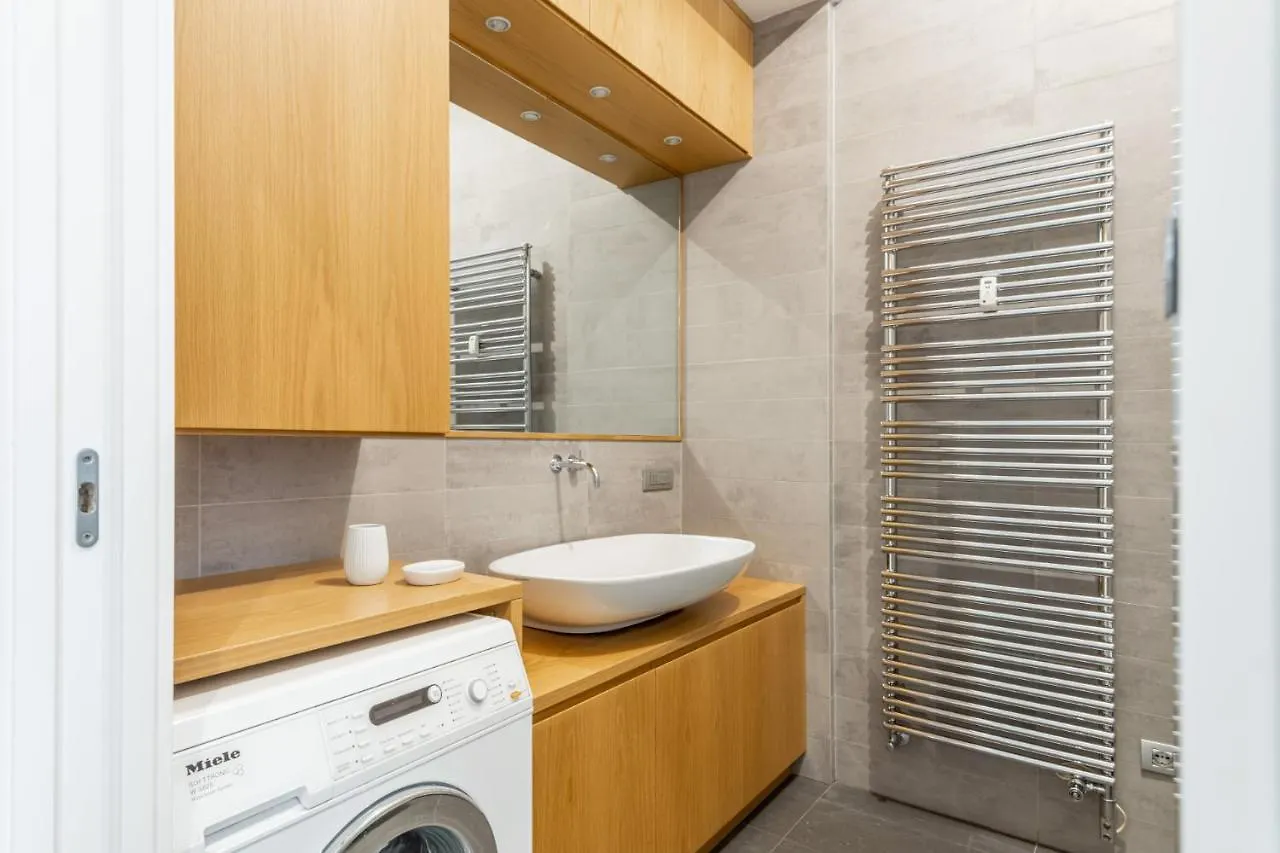 Apartament Easylife - Elegante Dimora Due Passi Dal Duomo Mediolan 0*,  Włochy